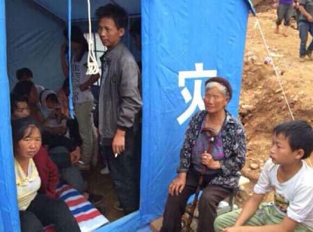 昆明送子鸟医院公益活动